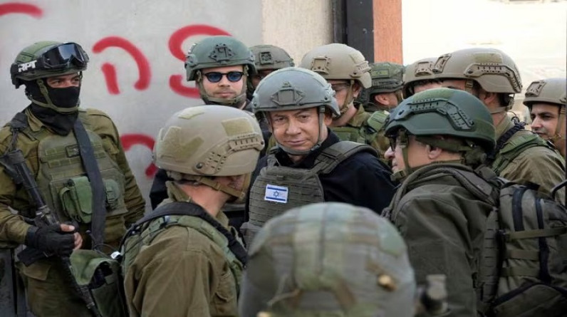 نتنياهو: الحرب لن تتوقف دون "انتصار مطلق" وإعادة "الأمن" بالشمال